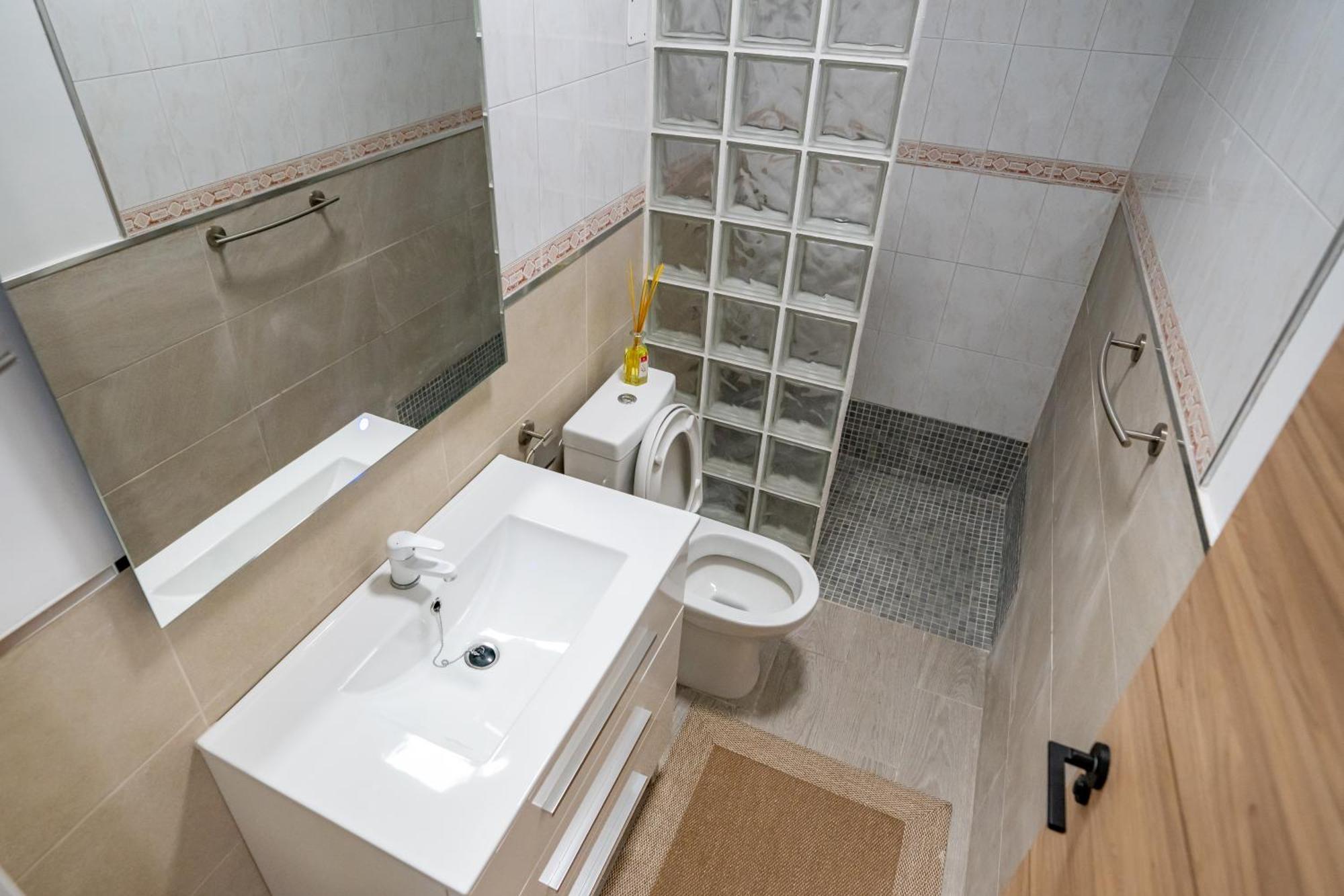 Casa Julio - Alcala Complete Coastal Retreat - Entire Apartment - 3 Min Walk From The Ocean - Shared Entrance With Host 외부 사진