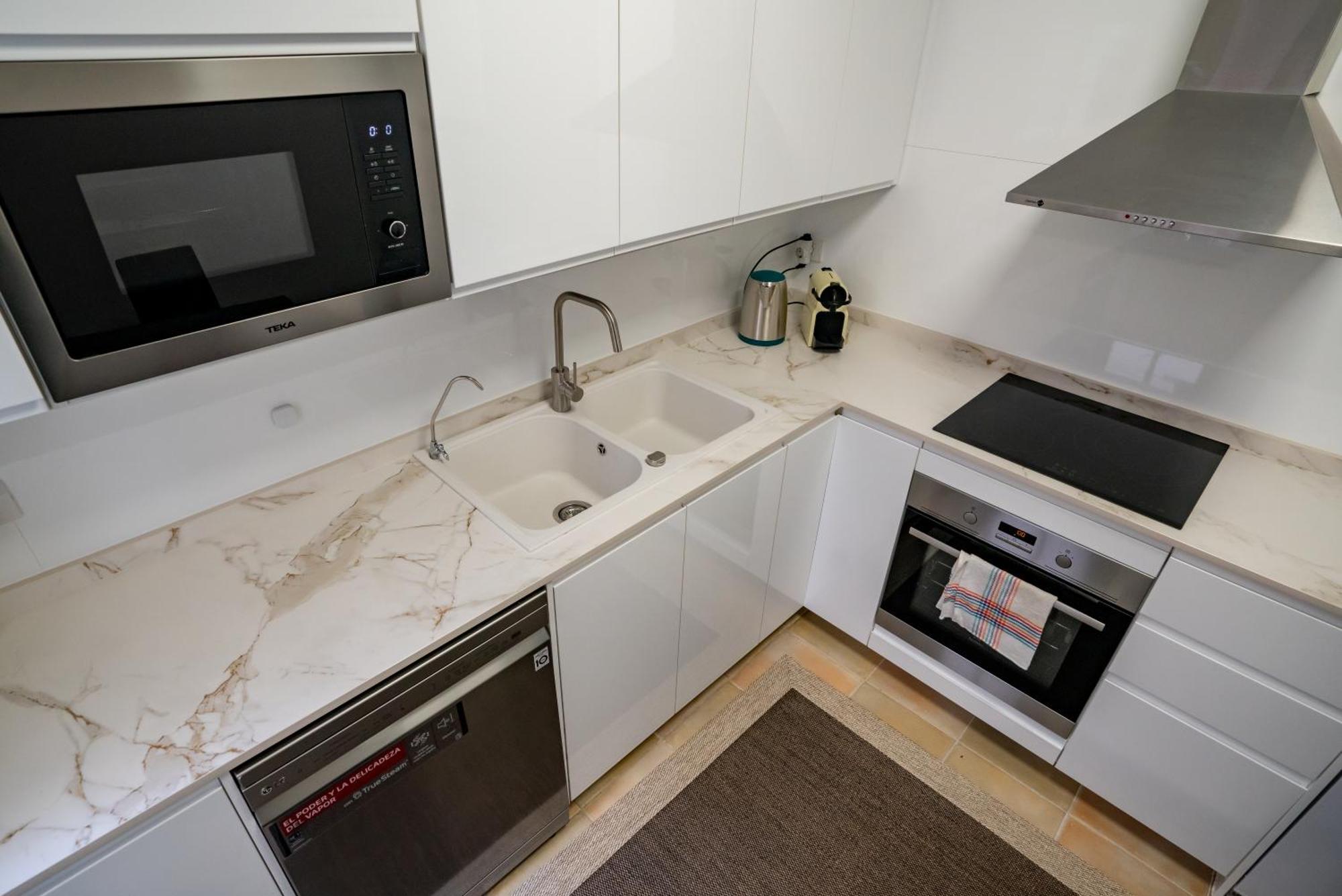 Casa Julio - Alcala Complete Coastal Retreat - Entire Apartment - 3 Min Walk From The Ocean - Shared Entrance With Host 외부 사진