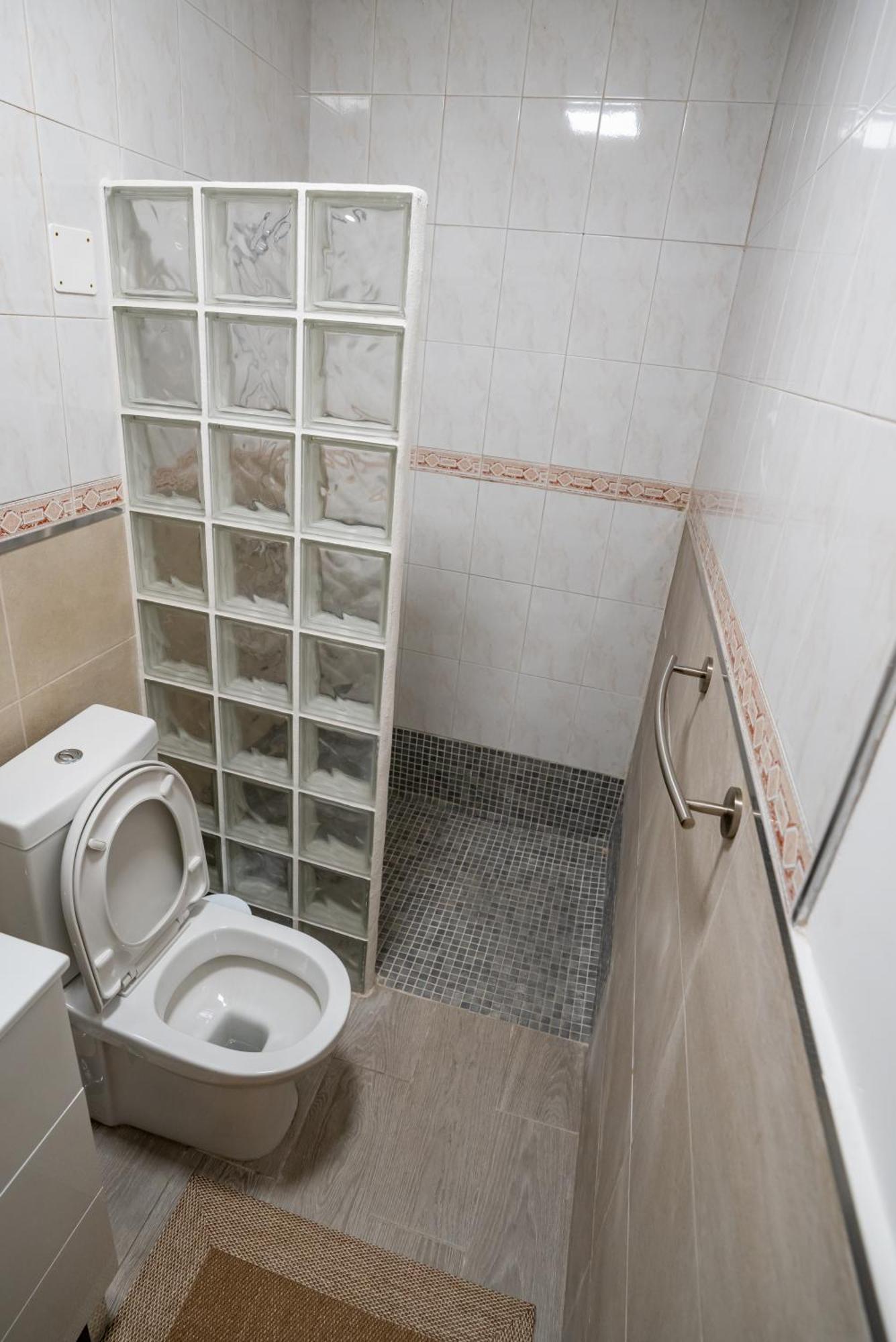 Casa Julio - Alcala Complete Coastal Retreat - Entire Apartment - 3 Min Walk From The Ocean - Shared Entrance With Host 외부 사진
