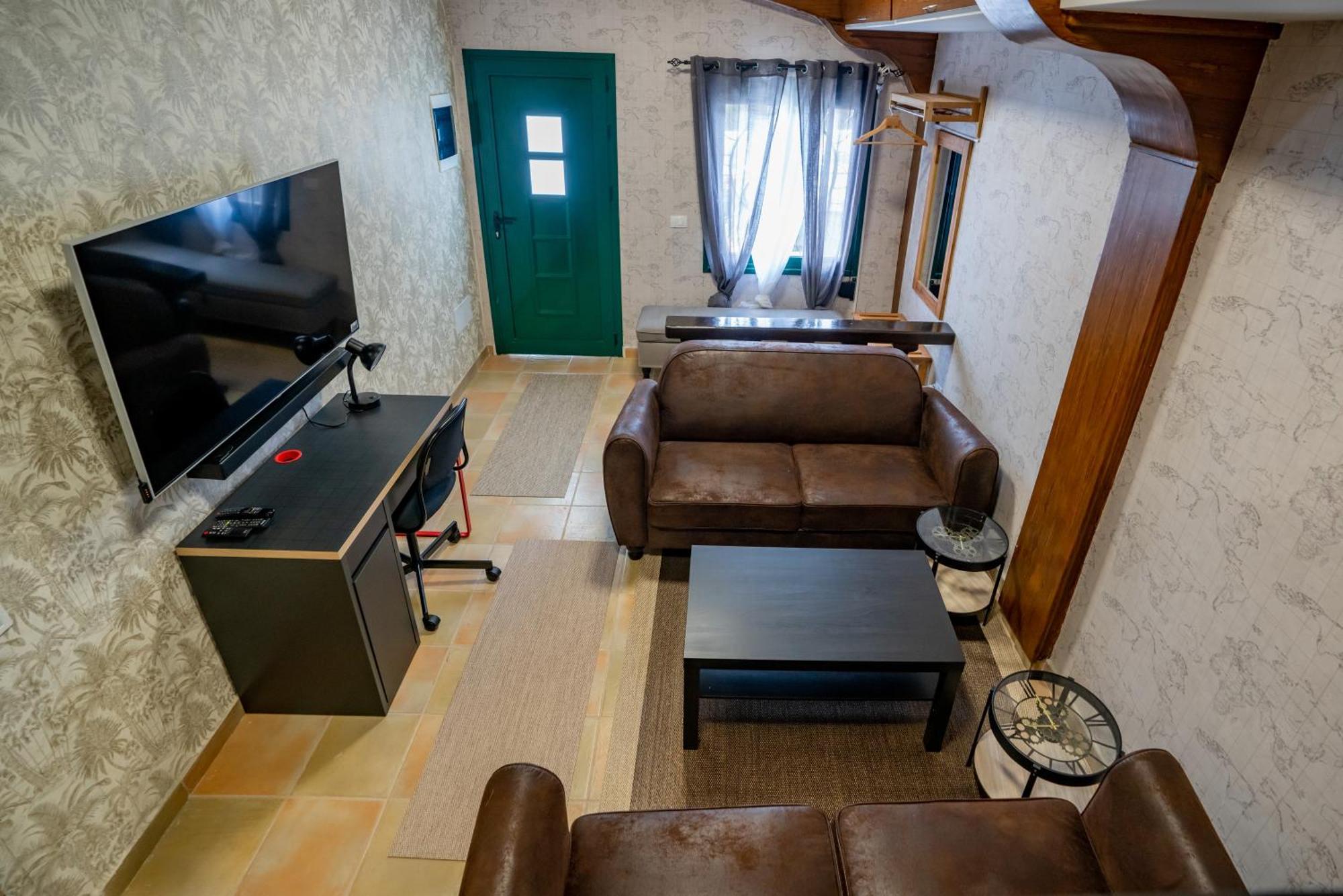 Casa Julio - Alcala Complete Coastal Retreat - Entire Apartment - 3 Min Walk From The Ocean - Shared Entrance With Host 외부 사진